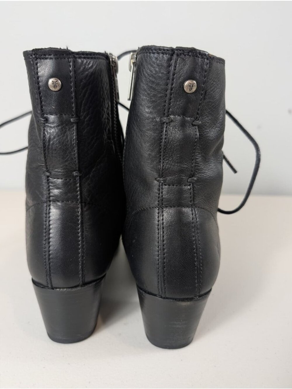 Frye Courtney women's black leather lace up boots size 7.5B - Picture 3 of 12